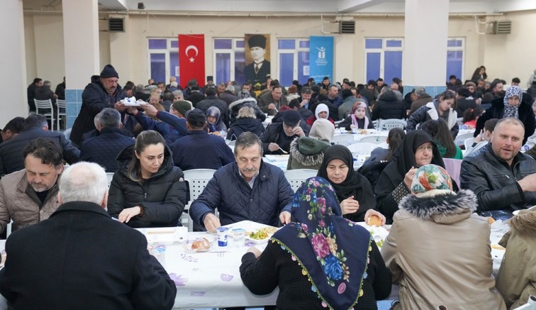 Tepebaşı Belediyesi Kardeşlik Sofrasını Gündüzler'de kurdu