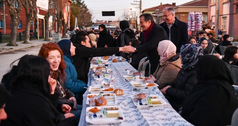 Tepebaşı gönül sofrasını dün akşam Muttalip'te kurdu
