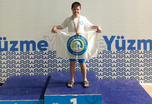 Tepebaşı Spor Kulübünün Down sendromlu özel sporcusundan büyük başarı