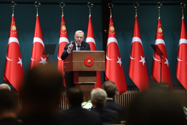 Topraklarını, özgürlüklerini ve onurlarını savunan Filistin halkının yanında dimdik duruyoruz