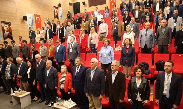 Ülkenin dört bir yanından 189 akademisyen Eskişehir'de buluştu!